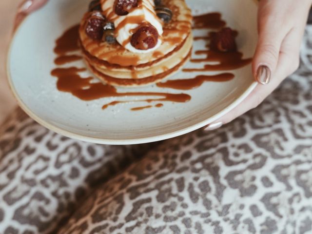 BO & MIA Brunch & Apero Club dqqzza.jpg